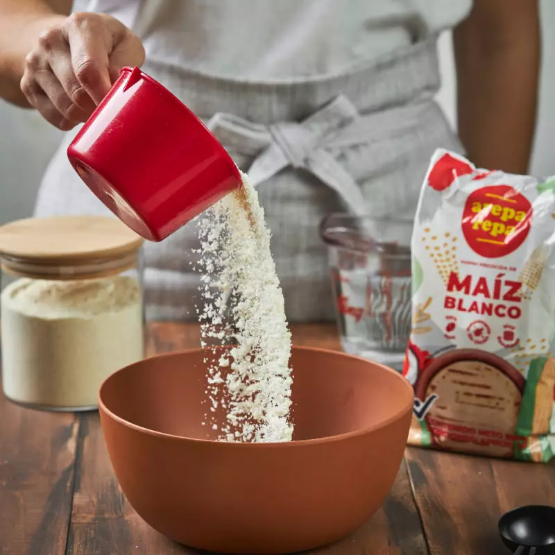 Arepa repa | Pre cooked white corn meal | 35.27 OZ E.