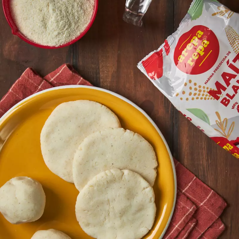 Arepa repa | Pre cooked white corn meal | 35.27 OZ E.